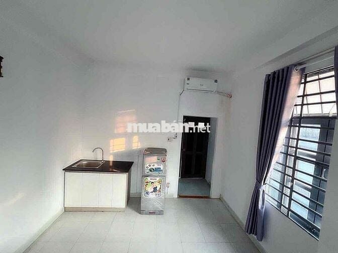 SIÊU PHẨM STUDIO BAN CÔNG FULL NỘI THẤT THOÁNG MÁT PHÙ HỢP Ở 1-3 NGƯƠI