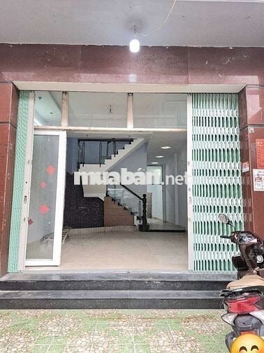 CẦN CHO THUÊ NHÀ MẶT TIỀN GẦN CHỢ 12TR