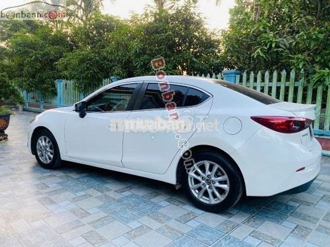 Mazda 3 1.5 AT 2016