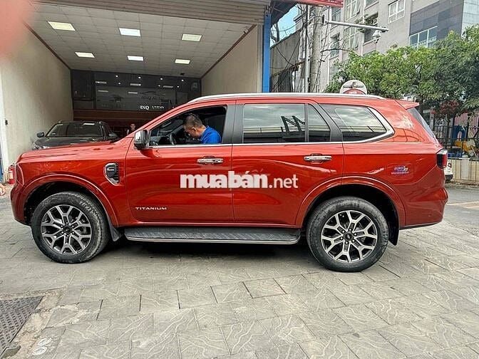 Ford Everest 2022 Titanium Plus 2.0L 4x4 AT