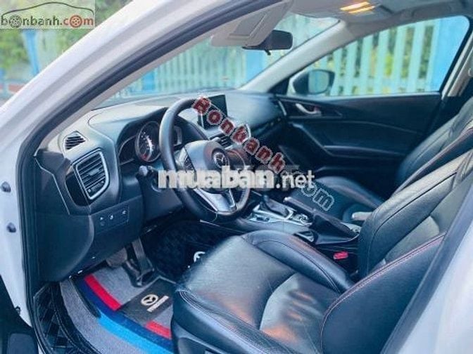 Mazda 3 1.5 AT 2016