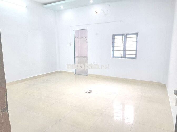 CẦN CHO THUÊ NHÀ MẶT TIỀN GẦN CHỢ 12TR