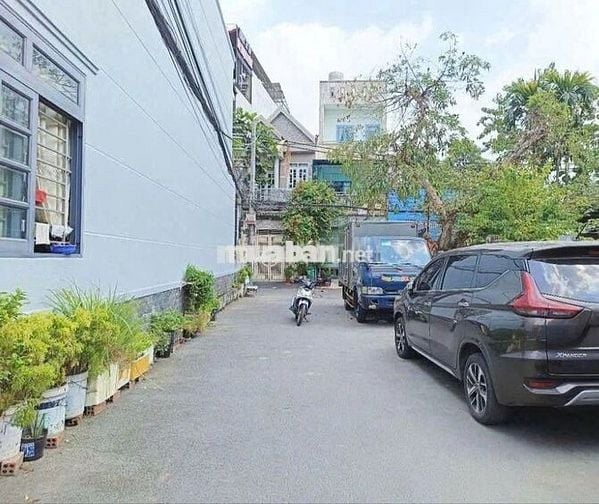 Bán nhà 3 tầng lầu đường số 9, P. Linh Xuân. Hẻm 4,5M, Giá 4,4tỷ TL