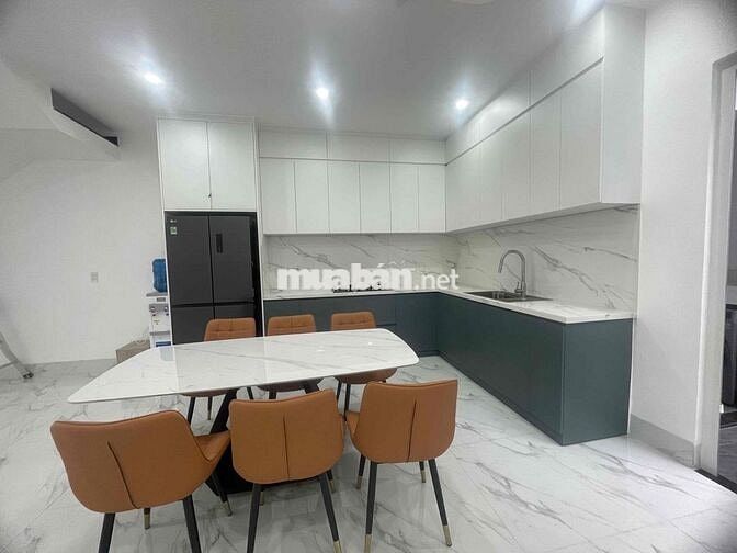 Nhà phố hoàn thiện liền kề khu công nghiệp thổ cư hoàn công