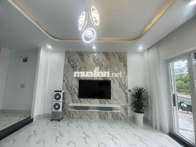 Nhà phố hoàn thiện liền kề khu công nghiệp thổ cư hoàn công