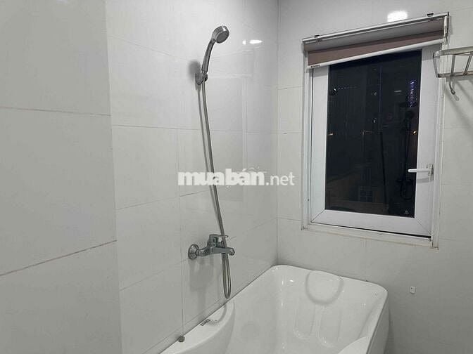Studio Balcon - Bồn Tắm - Full Option - Ngay Trần Hưng Đạo Quận 1