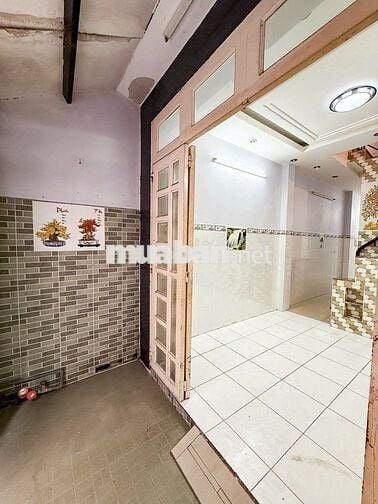 NHÀ HOÀNG DIỆU Q4- 4 TẦNG- 32m2 - KO QH- CHỈ 4 TỶ NHỈNH