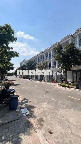 Rẻ hơn hàng xóm 300tr.Bán Lỗ nhà hoàn công Khu Dân Cư gần Ngã 6 An Phu