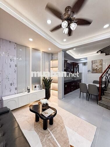 NHÀ ĐẸP Q4 - HẺM ĐẸP- 30m2 NỞ HẬU- 4 LẦU - KO QH- CHỈ 4 TỶ NHỈNH