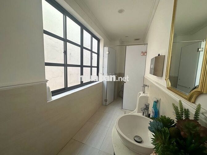 Cho Thuê Góc 2 Mặt Tiền Cityland Gò Vấp 260m2 5 tầng Giá Chỉ 180tr