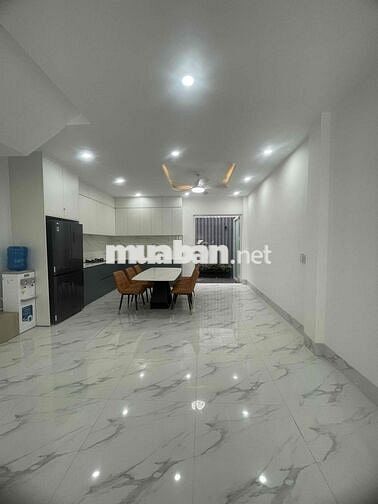 Nhà phố hoàn thiện liền kề khu công nghiệp thổ cư hoàn công