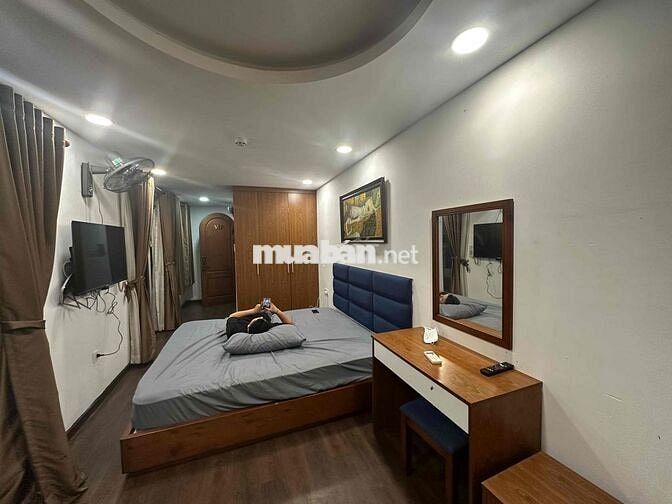 Studio Balcon - Bồn Tắm - Full Option - Ngay Trần Hưng Đạo Quận 1
