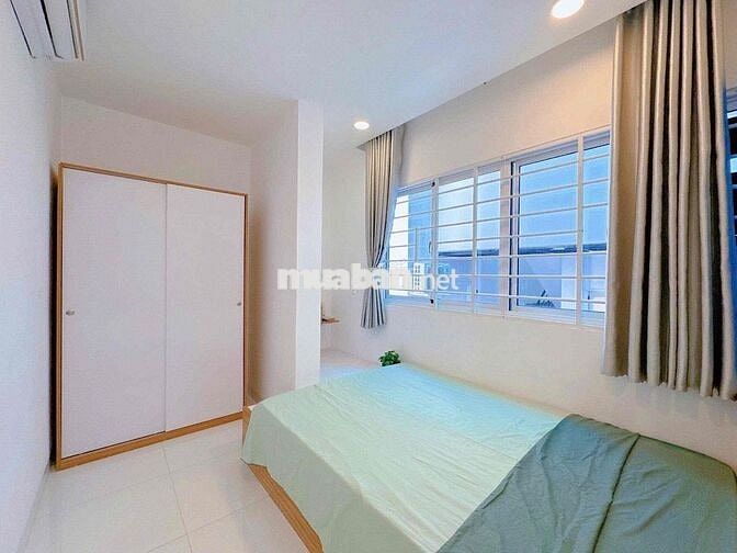 Căn hộ 1PN, phòng khách siêu rộng, Full nội thất, bếp hút mùi,gần Q1