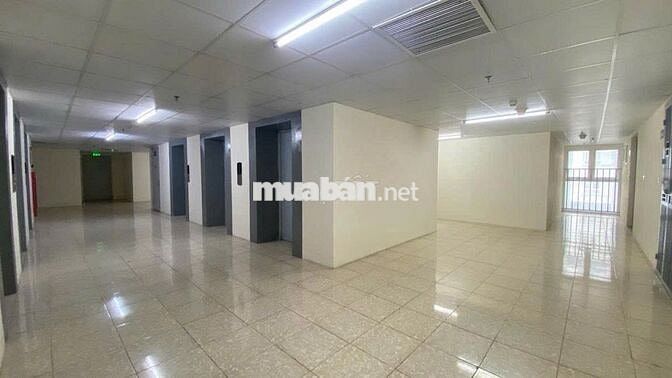 Bán gấp CH tòa 30T2, Nam Trung Yên, 60m2, 2N,2WC, giá 5.85 tỷ