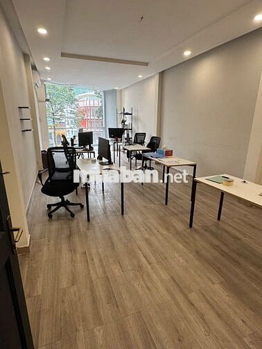 Cho thuê gấp văn phòng kinh doanh 50m2 Trần Hưng Đạo, Quận 1