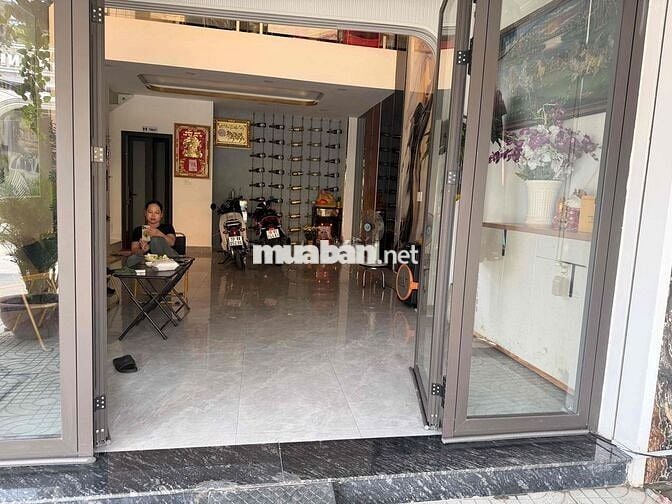 Cho thuê MB mặt tiền Nguyễn Văn khối,p11,ngang 7 m