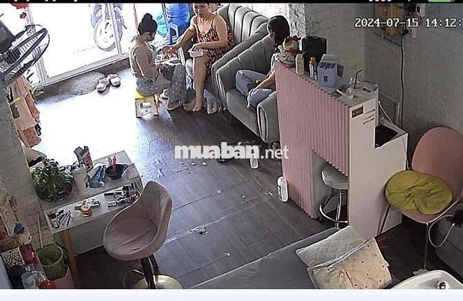 Sang nội thất tiệm nail hoạt động 5 năm