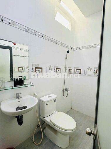 NGUYÊN CĂN MẶT TIỀN TÂN PHÚ 3 PHÒNG NGỦ ( NỞ HẬU TỐT )