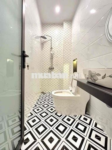 NHÀ 3 TẦNG BTCT – NỞ HẬU 4.3m – XE HƠI NGỦ TRONG NHÀ – FULL NỘI THẤT M