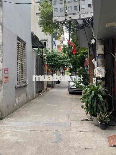 Hiếm Giải Phóng - Hoàng Mai ngõ nông rộng 3m, dt 35m x 5 tầng mới Hiếm Giải Phóng - Hoàng Mai ngõ nông rộng 3m, dt 35m x 5 tầng mới