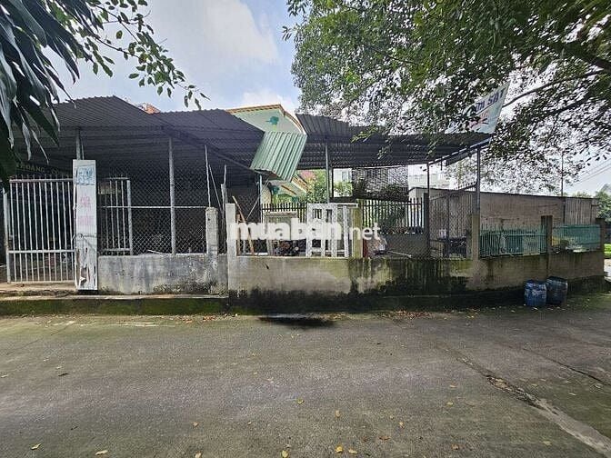 Nhà kho 168m ngang 9,7m gần ngã tư Chiêu Liêu Dĩ An
