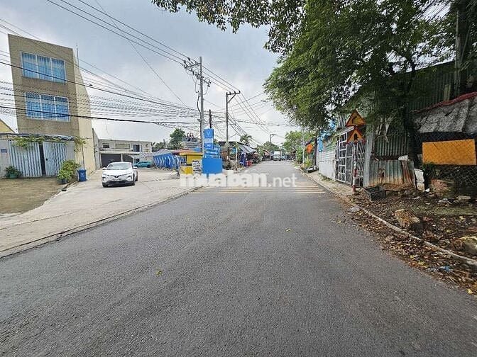 Nhà kho 168m ngang 9,7m gần ngã tư Chiêu Liêu Dĩ An