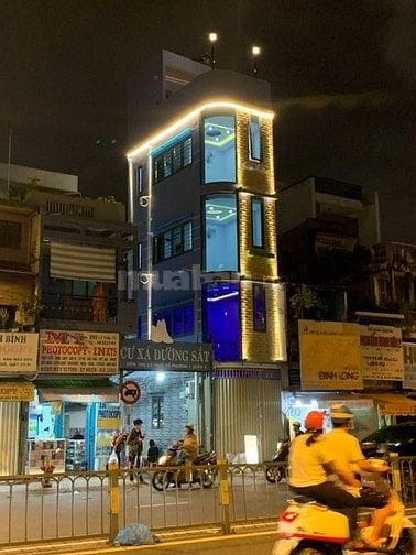 Cho thuê nhà căn góc 2 mặt tiền Lý Thái Tổ , P.1, Q.3 giá 14tr