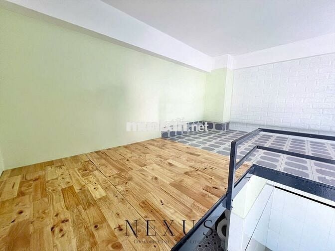 PHÒNG GÁC MÁY LẠNH - CỬA SỔ TRỜI - GIÁ TỐT