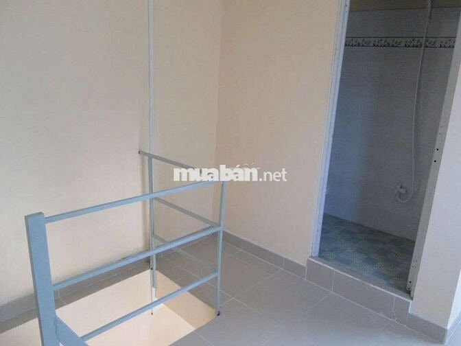 Cho thuê nhà 2 mặt tiền Hồng Bàng giá rẻ!