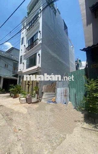 LÔ ĐẤT VUÔNG VỨC NỞ HẬU HẺM XE HƠI