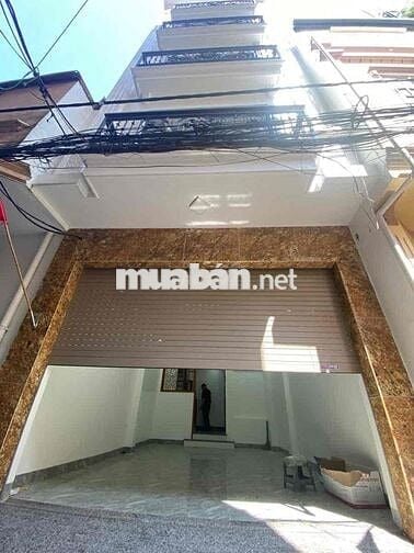 Nhà 6 tầng thang máy Hoàng Quốc Việt, ô tô vào tận nhà