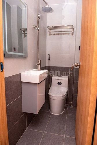 NHÀ NHỎ XINH MỚI XÂY (LÊ VĂN SỸ - Q3) 