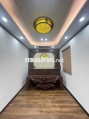 Bán nhà sân vườn ngay trường Vinschool hoàn thiện 5 tầng có thang máy