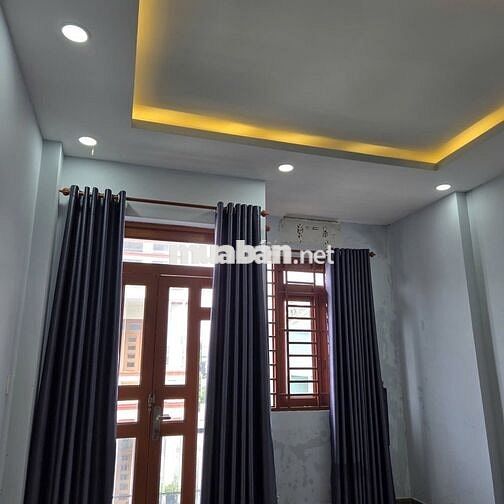 Nhà 3 lầu đúc 56 m2 Hồ văn Long có sẵn nội thất  12,5 tr