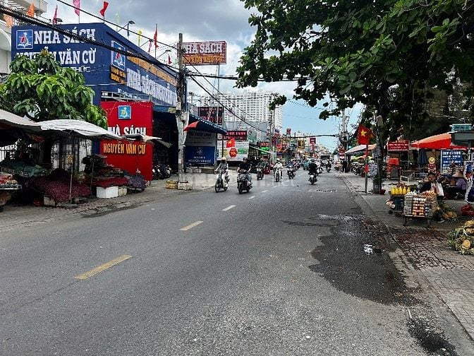 Cho thuê nhà mặt tiền Lê Văn Lương