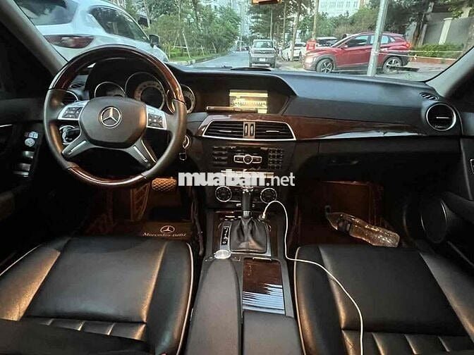 Mercedes Benz C Class 2011 C250