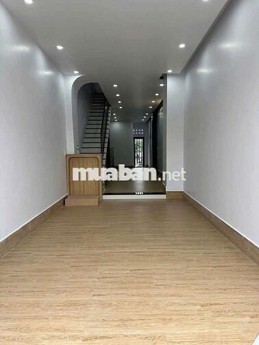 Nhà 1 Nhà 1 Trệt 2 Lầu Mặt Tiền Đường 30/4
- P3 Sóc Trăng