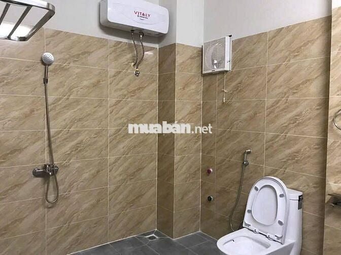 Cho thuê nhà nguyên căn 3 tầng 4 phòng ngủ gần chợ Ngô Quyền Phường 6