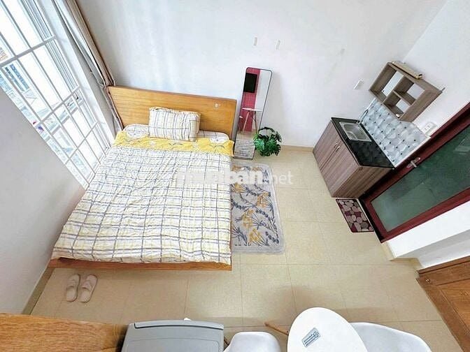 Cho thuê Phòng 30m2 full nội thất ban công đường Phan Chu Trinh gần Q1