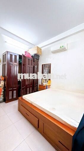 [CẦN BÁN NHÀ CHÍNH CHỦ] Nhà 3 lầu đường số Q4, xe hơi tới nhà,