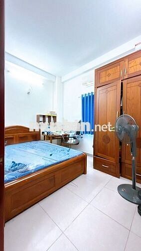 [CẦN BÁN NHÀ CHÍNH CHỦ] Nhà 3 lầu đường số Q4, xe hơi tới nhà,