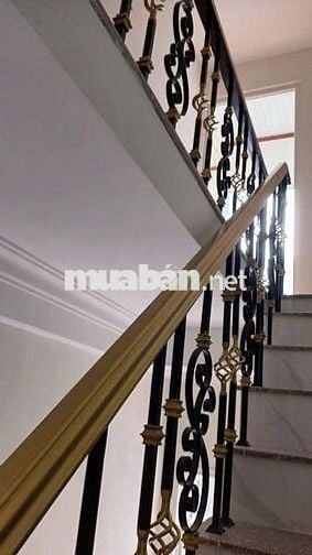 Cho thuê nhà nguyên căn 3 tầng 4 phòng ngủ gần chợ Ngô Quyền Phường 6