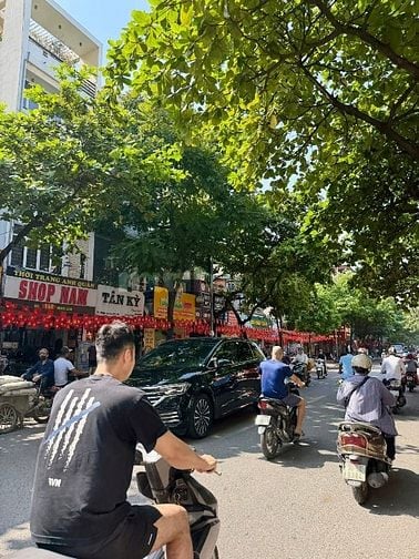 Duy nhất mặt phố Ngọc Lâm 4 tầng kinh doanh đẹp nhất phố 65m2 mt 5m