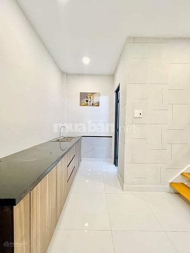 Nhà hẻm xe hơi Đường CÔ BẮC , Quận 1. DT 49m2 - Giá 2 tỷ 950
