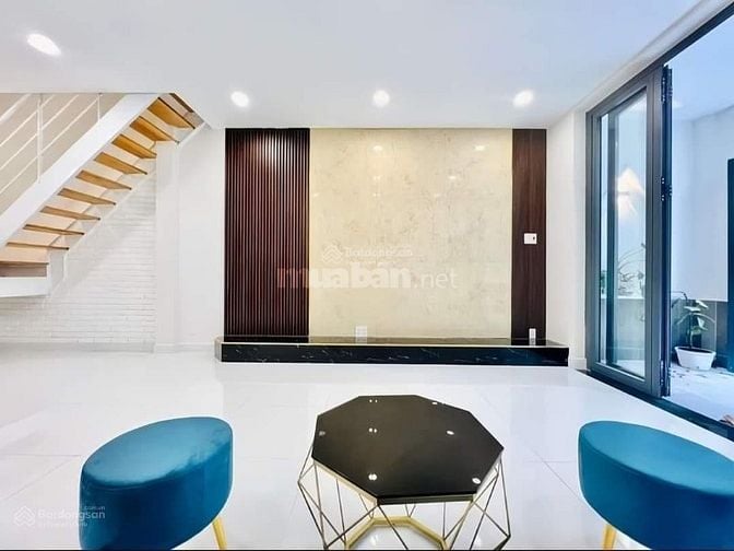 Nhà hẻm xe hơi Đường CÔ BẮC , Quận 1. DT 49m2 - Giá 2 tỷ 950