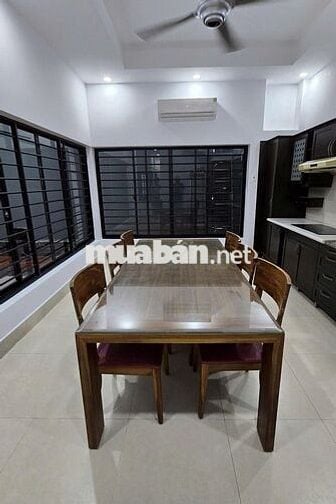 Cho thuê nhà mặt tiền đường Hiền Vương, dt 8x19 trệt 2 lầu