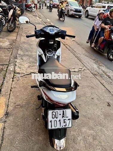 🟡🟡 Future trắng  đký T10/2024 siêu mới chính chủ