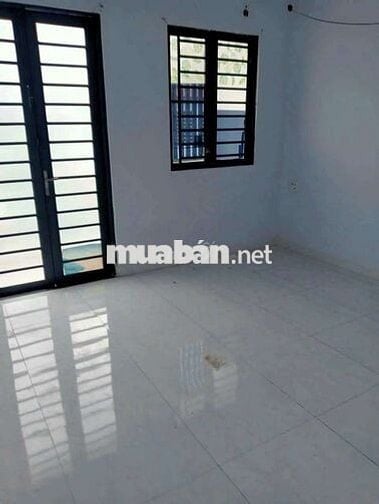 Nhà hướng Tây.1 lầu 3 phòng ngủ.hẻm to