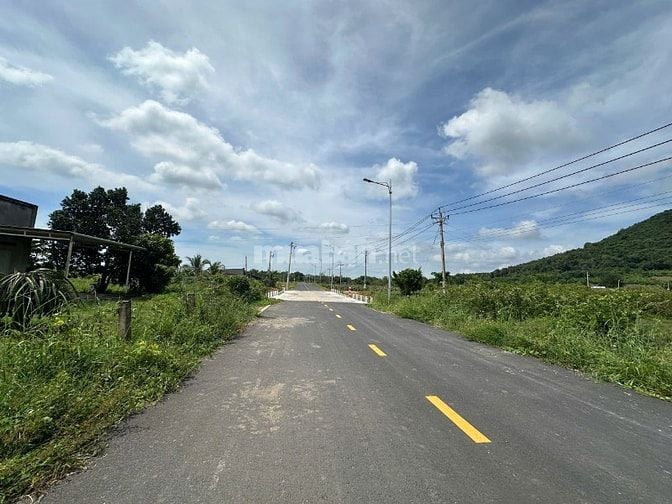 20X72(1531M2) Nguyễn Minh Châu Tân Tiến Giá 130tr/m Ngang View Hồ Núi 