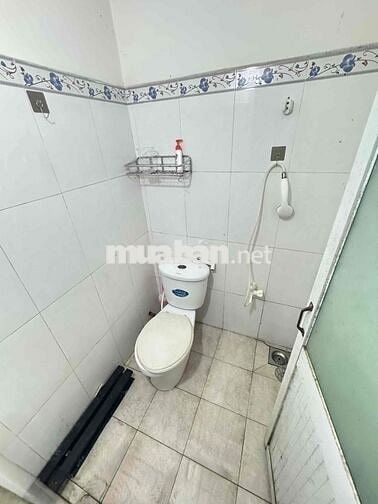 Phòng giá rẻ ở 1 người ngay Mã Lò